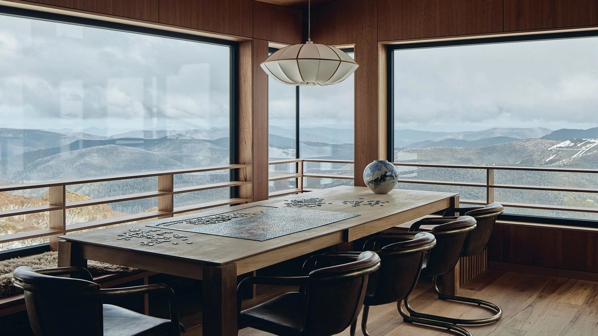 003-hero-dining windows - alpine lodge mha- web